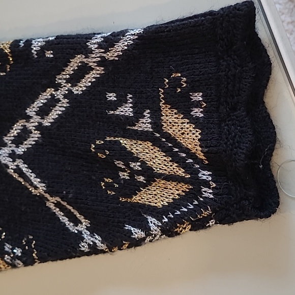 LIKE NEW VTG Nutcracker Pontsettia Metallic Sparkle Scalloped Hem Sweater - Picture 10 of 14